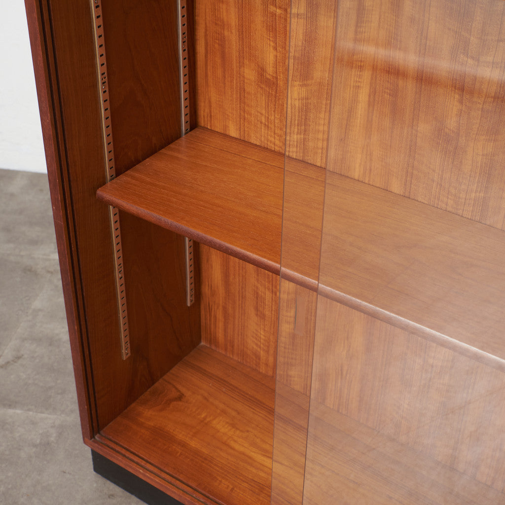 英国ヴィンテージ ナローガラスキャビネット