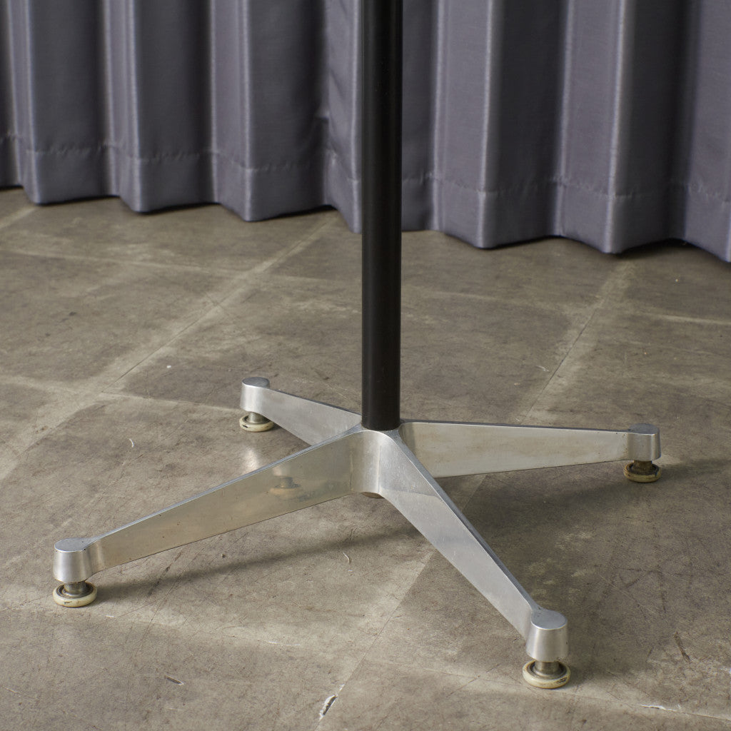 イームズ コントラクトベース テーブル