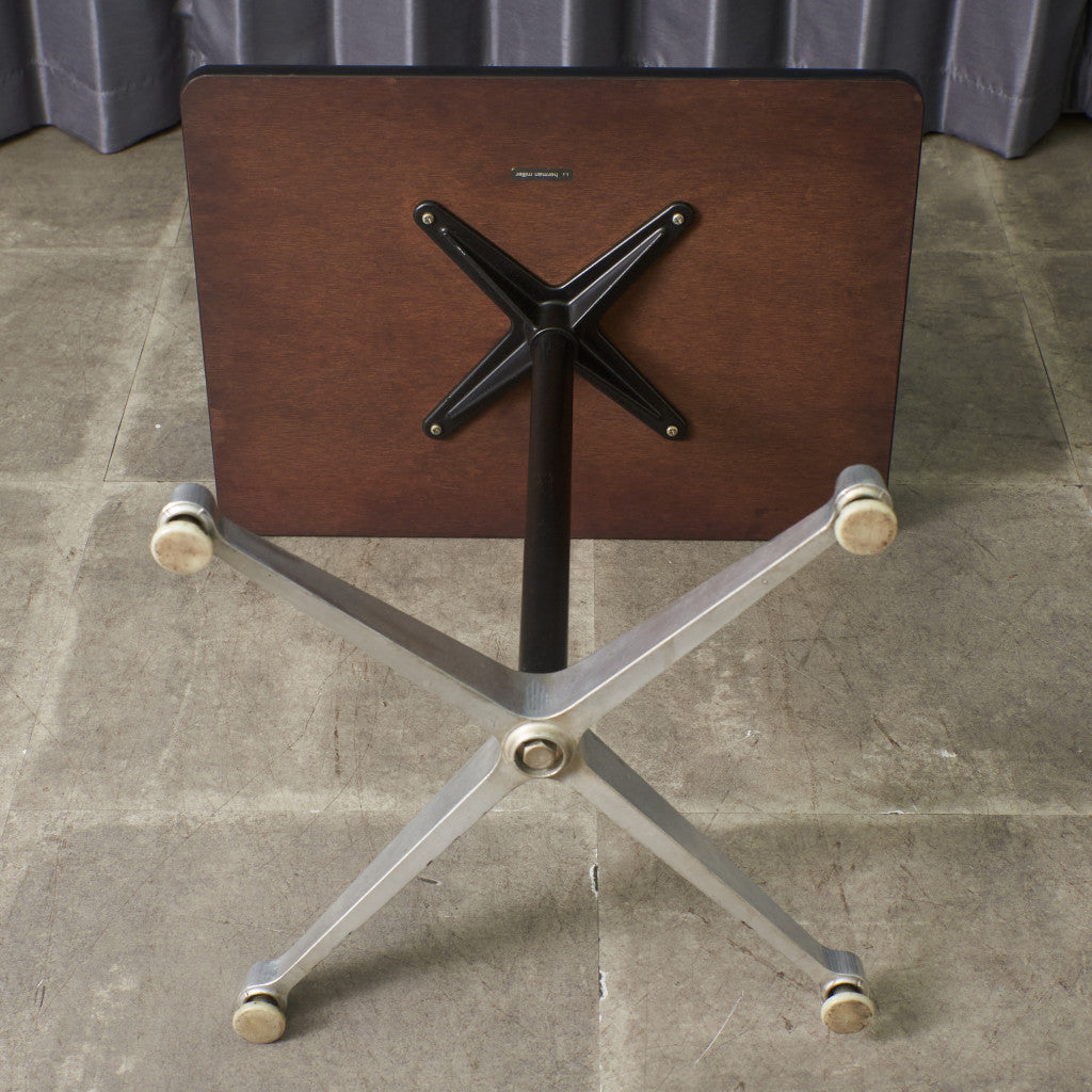 イームズ コントラクトベース テーブル