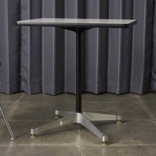 イームズ コントラクトベース テーブル