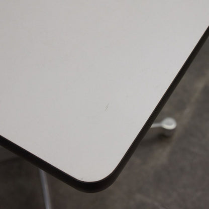 イームズ コントラクトベース テーブル