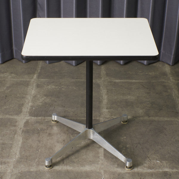 イームズ コントラクトベース テーブル