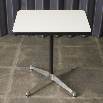 イームズ コントラクトベース テーブル