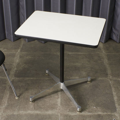 イームズ コントラクトベース テーブル