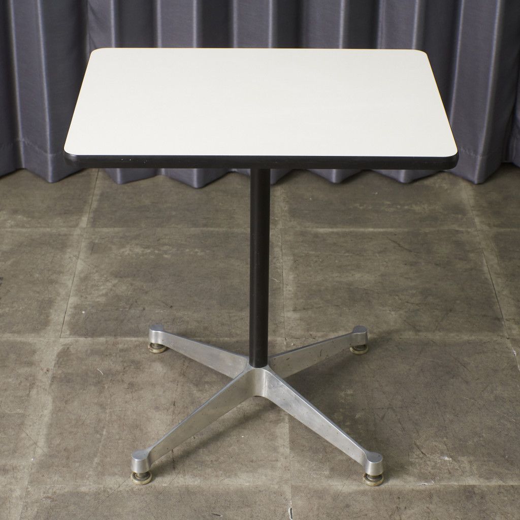 イームズ コントラクトベース テーブル