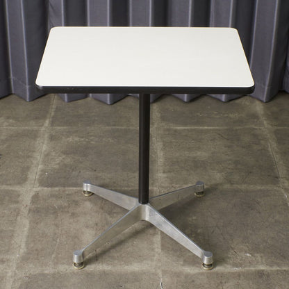 イームズ コントラクトベース テーブル