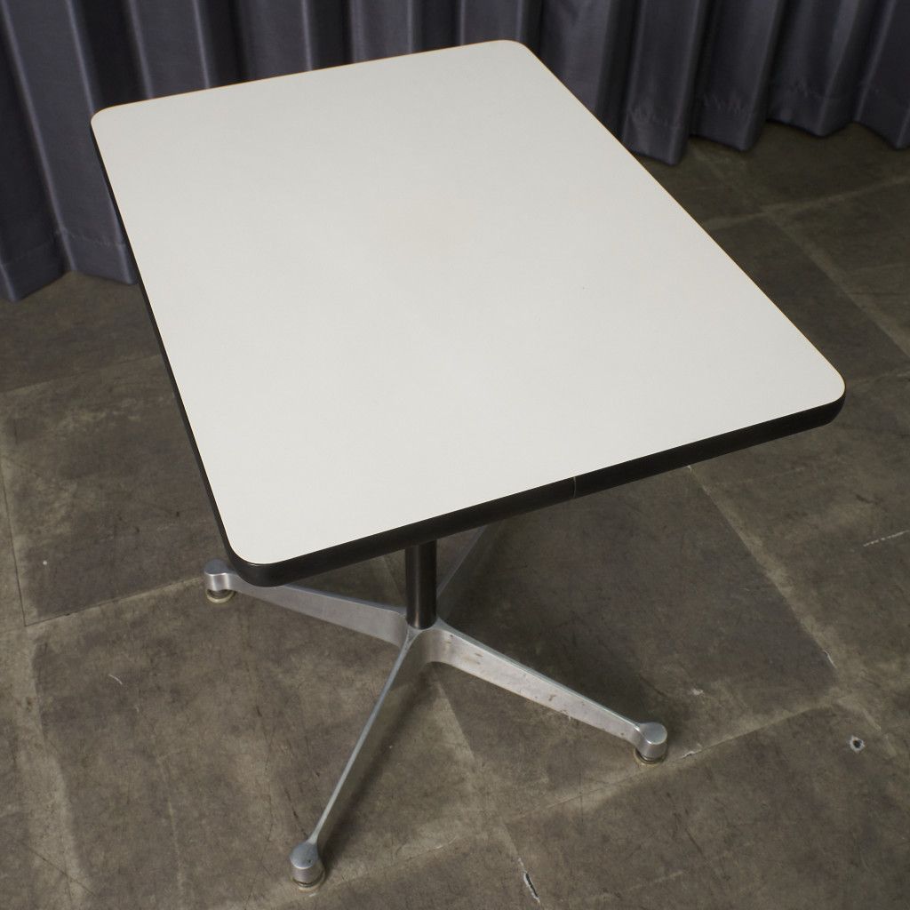 イームズ コントラクトベース テーブル