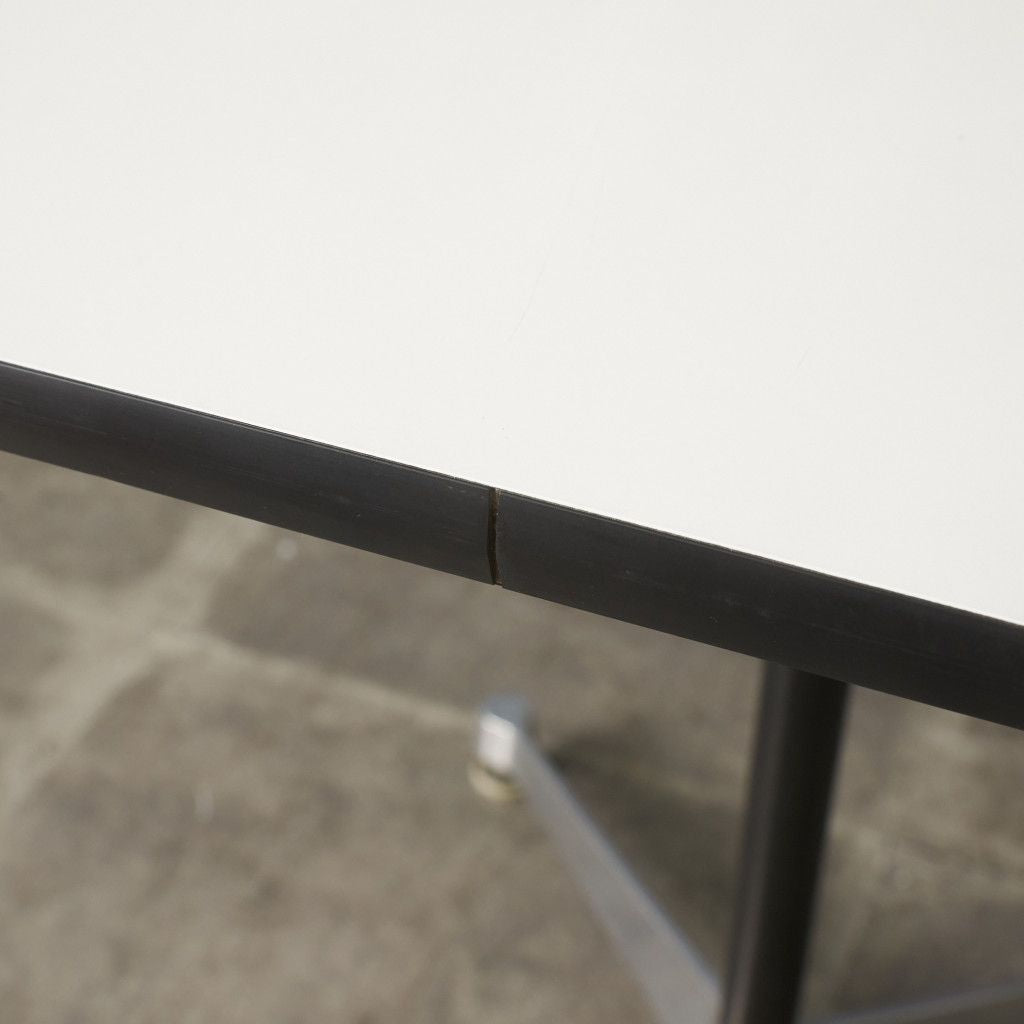 イームズ コントラクトベース テーブル