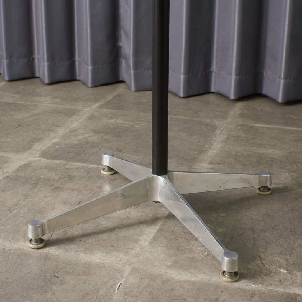 イームズ コントラクトベース テーブル