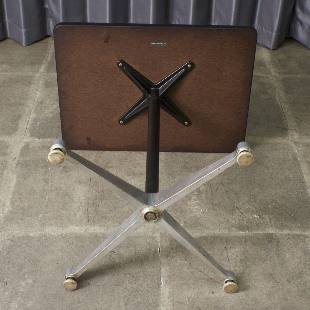 イームズ コントラクトベース テーブル