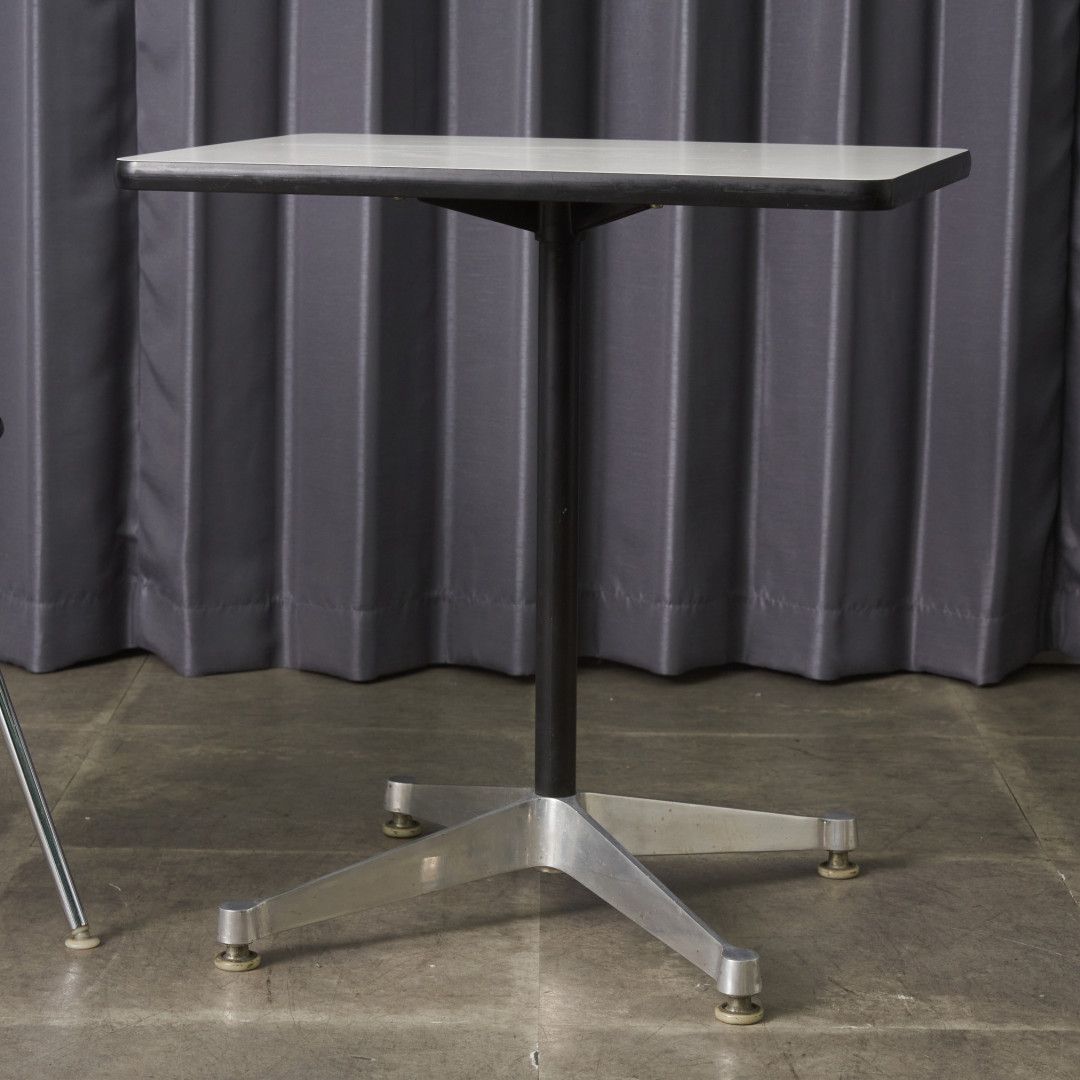 イームズ コントラクトベース テーブル