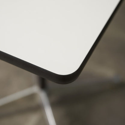 イームズ コントラクトベース テーブル