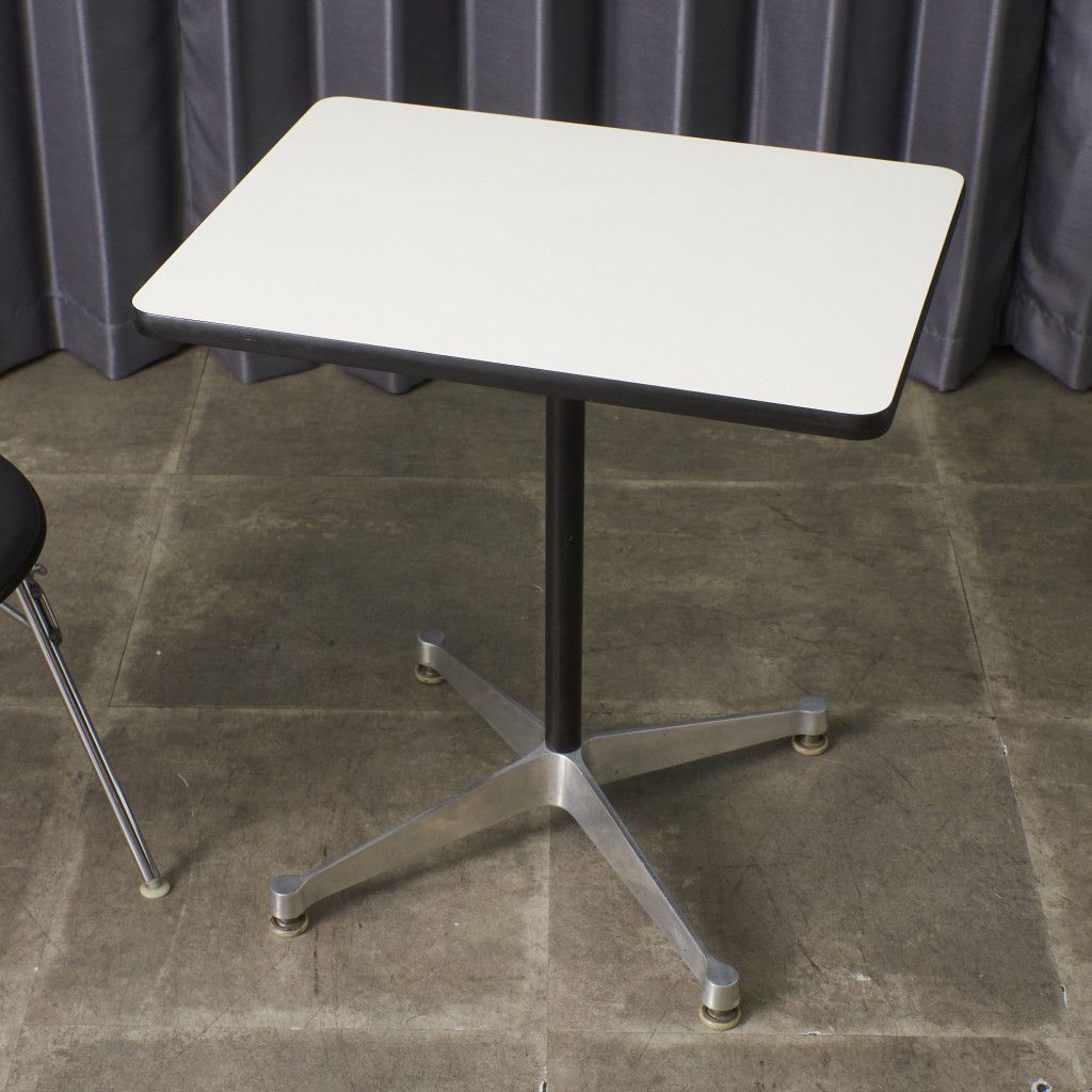 イームズ コントラクトベース テーブル