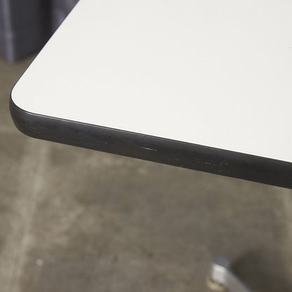 イームズ コントラクトベース テーブル