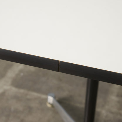 イームズ コントラクトベース テーブル