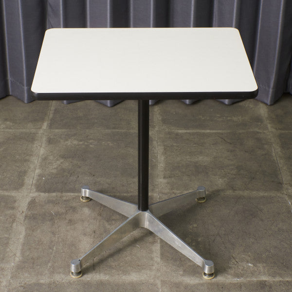 イームズ コントラクトベース テーブル