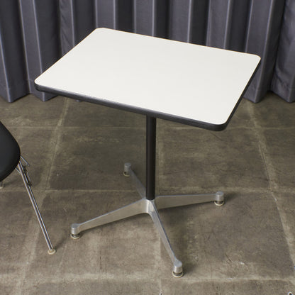 イームズ コントラクトベース テーブル