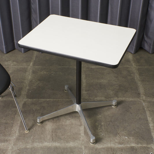 イームズ コントラクトベース テーブル