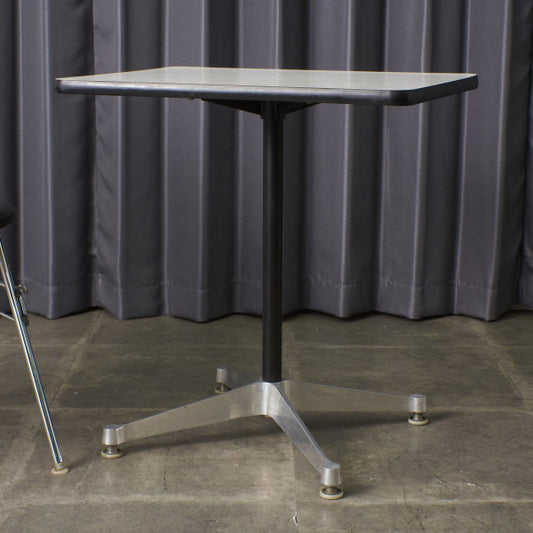 イームズ コントラクトベース テーブル