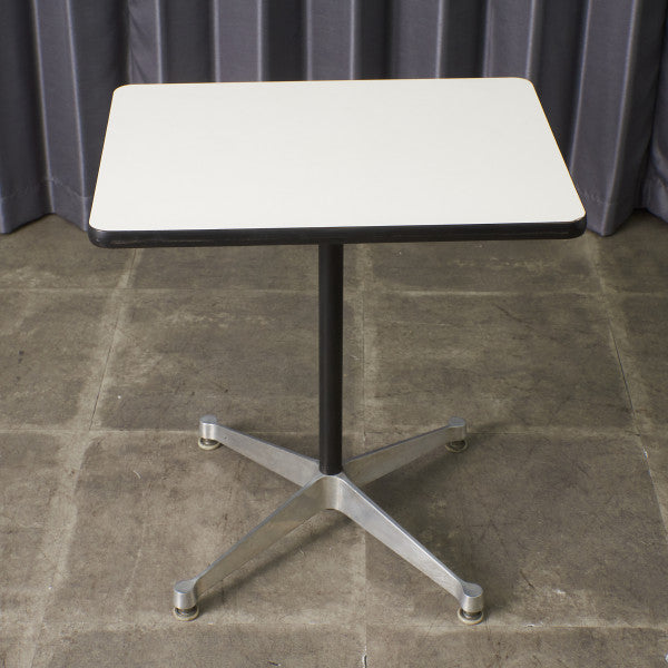 イームズ コントラクトベース テーブル