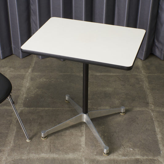 イームズ コントラクトベース テーブル