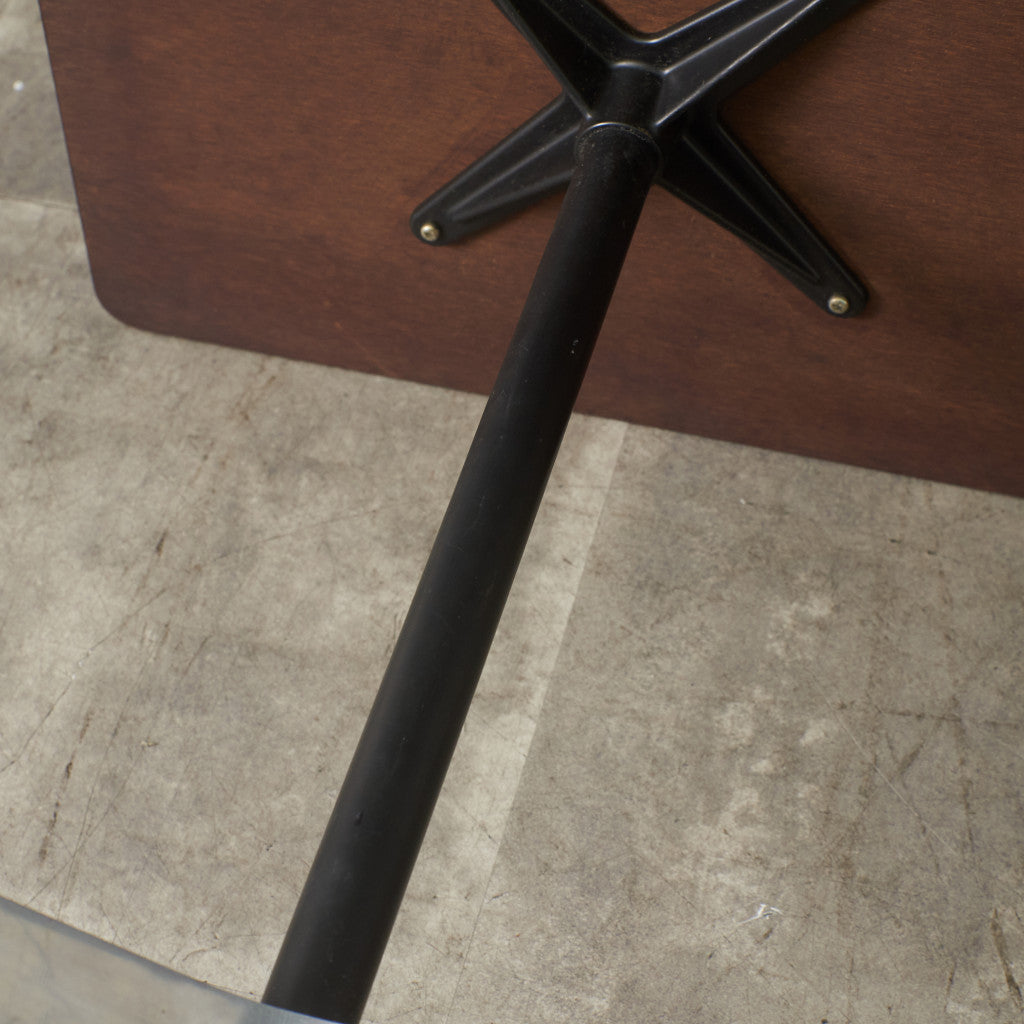 イームズ コントラクトベース テーブル