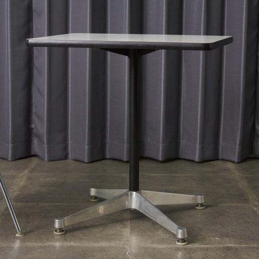 イームズ コントラクトベース テーブル