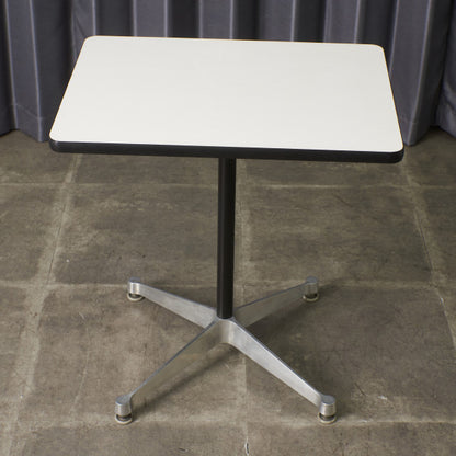 イームズ コントラクトベース テーブル