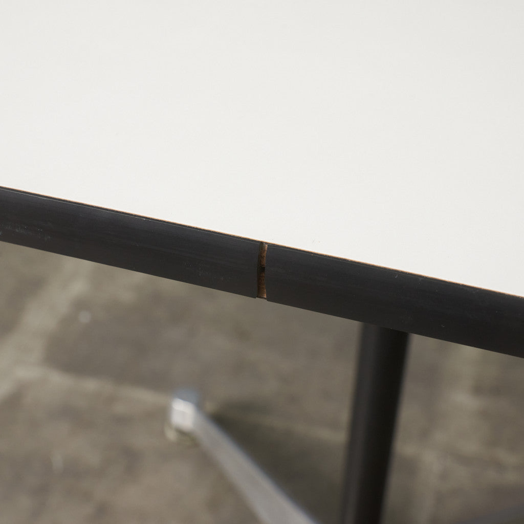 イームズ コントラクトベース テーブル