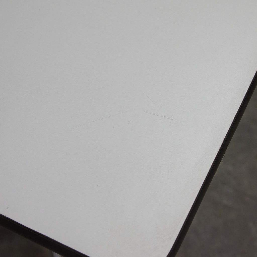 イームズ コントラクトベース テーブル