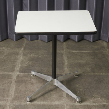 イームズ コントラクトベース テーブル