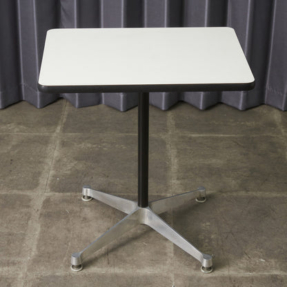 イームズ コントラクトベース テーブル