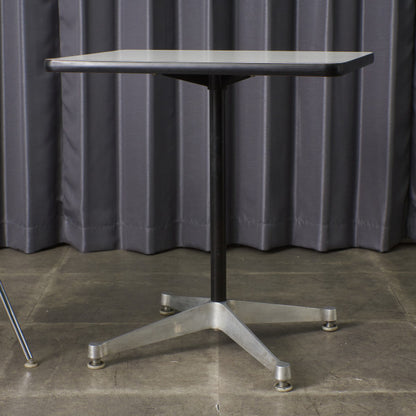 イームズ コントラクトベース テーブル