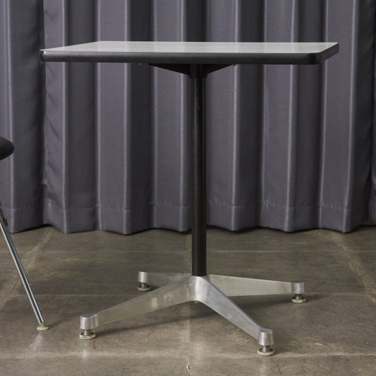 イームズ コントラクトベース テーブル