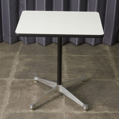 イームズ コントラクトベース テーブル