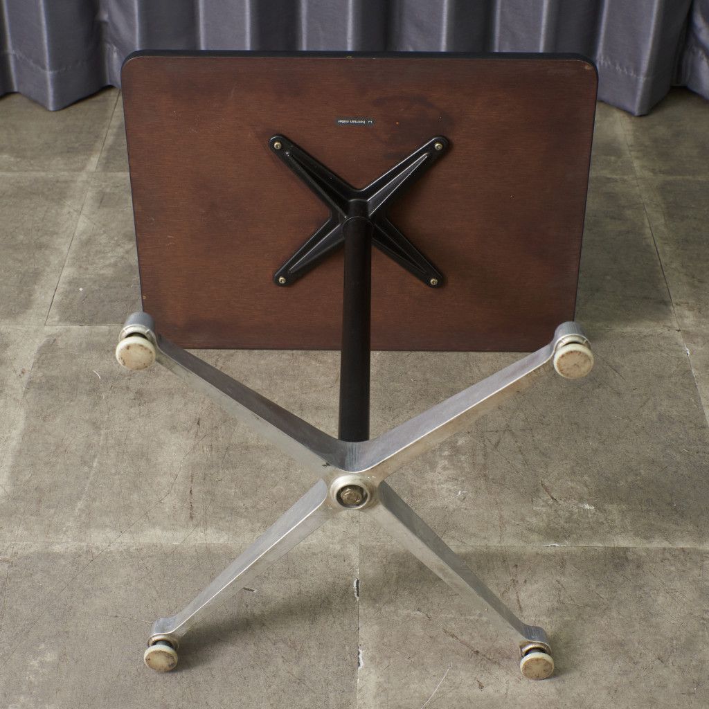 イームズ コントラクトベース テーブル