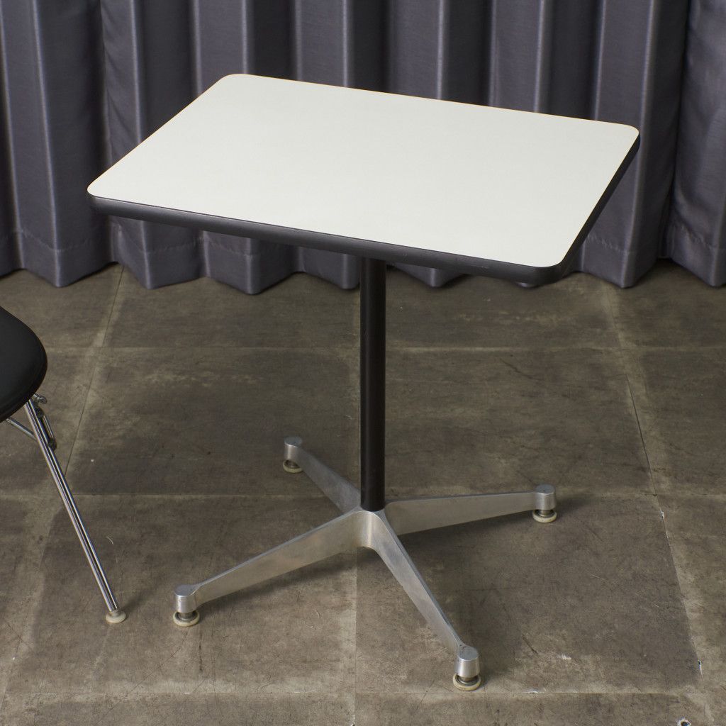 イームズ コントラクトベース テーブル