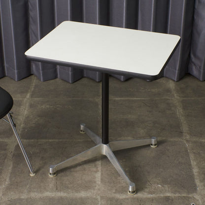 イームズ コントラクトベース テーブル