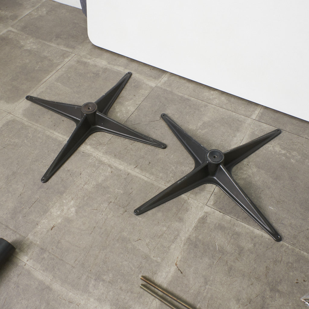 イームズ コントラクトベース ミーティングテーブル