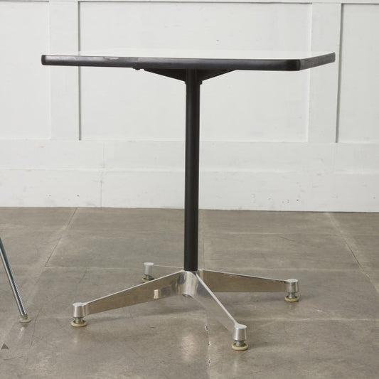 イームズ コントラクトベース テーブル