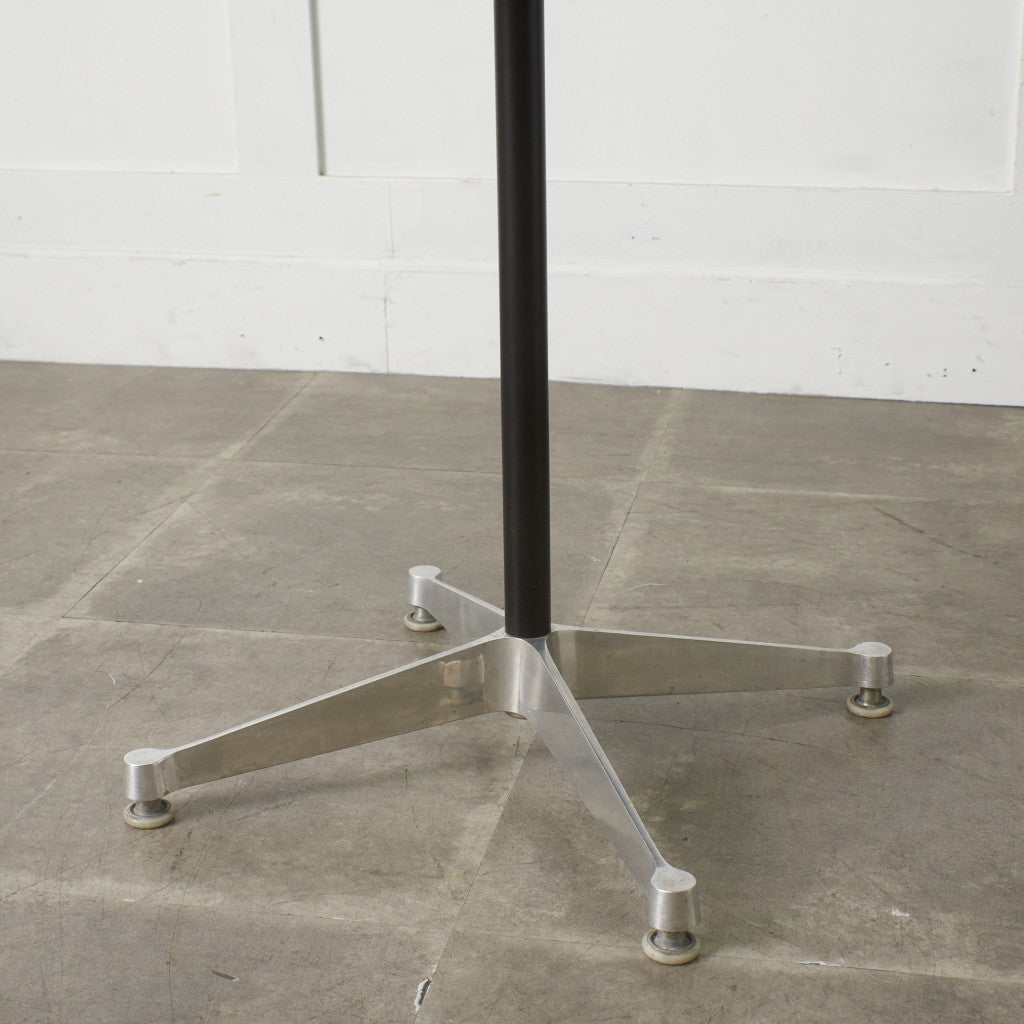 イームズ コントラクトベース テーブル