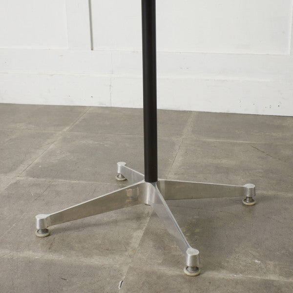 イームズ コントラクトベース テーブル