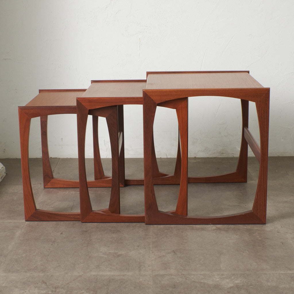 Quadrille ヴィンテージ ネストテーブル