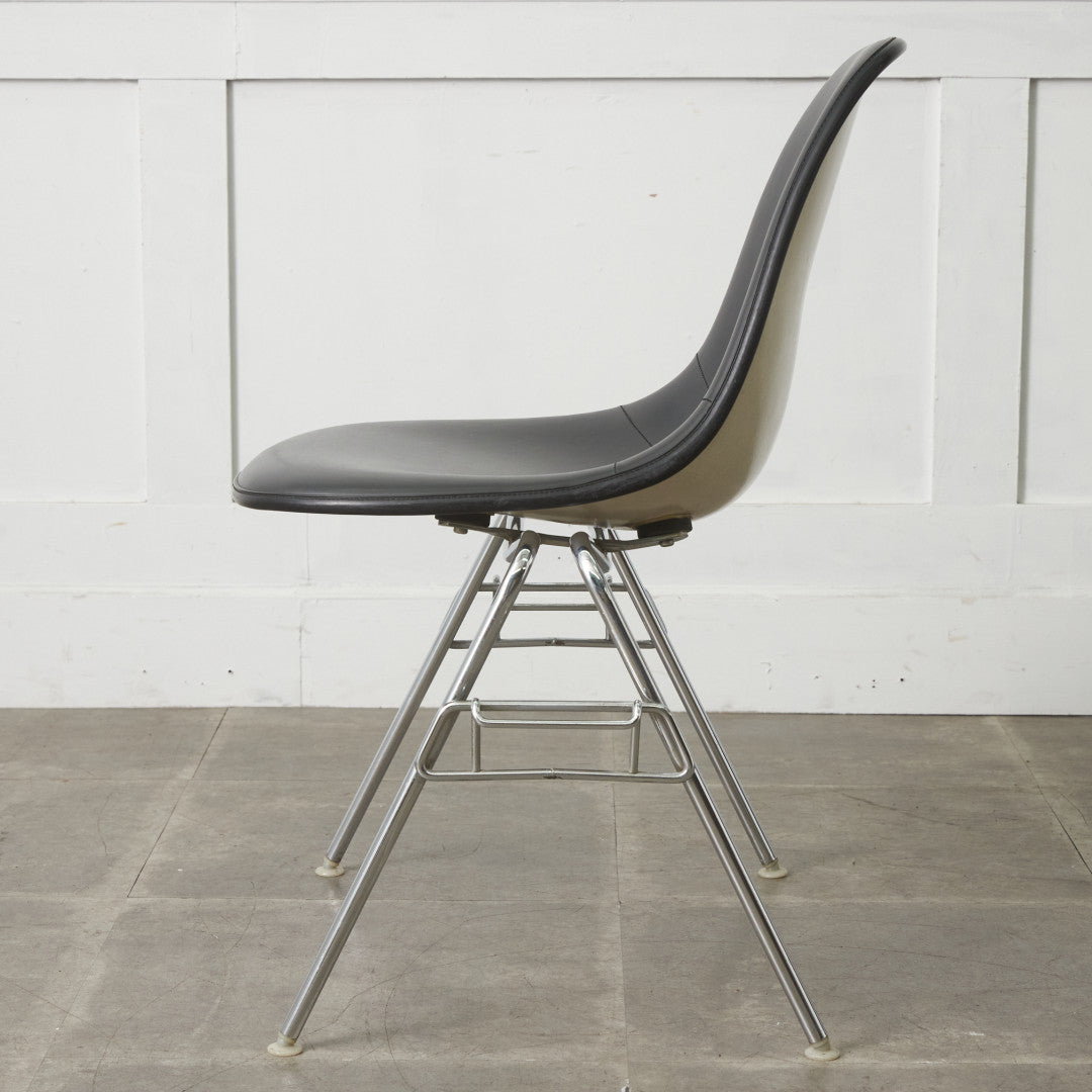 ハーマンミラー イームズ サイドシェルチェア スタッキングベース ヴィンテージ サイドシェルチェア スタッキングベース – rocca rocca