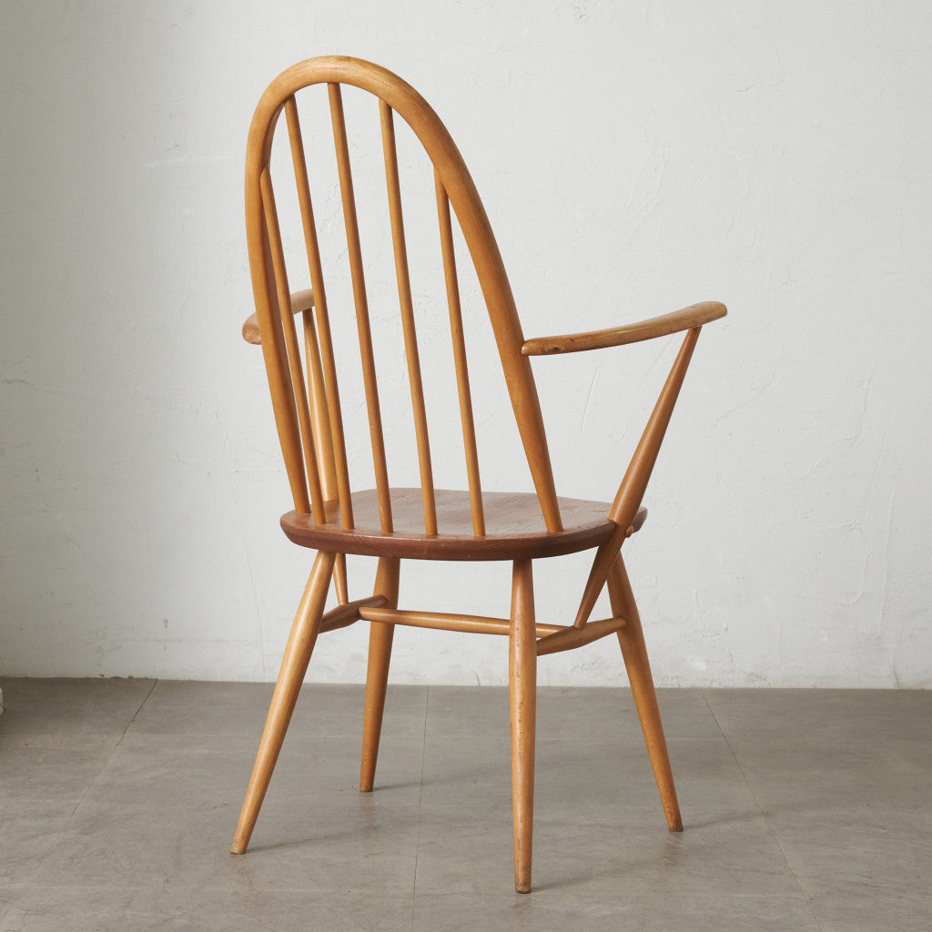 ヴィンテージ クエーカーアームチェア/ラウンドゴールドラベル