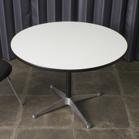 イームズ コントラクトベース ラウンドテーブル