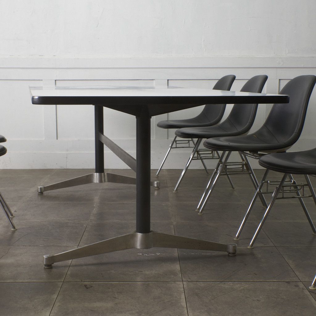 イームズ コントラクトベース ミーティングテーブル