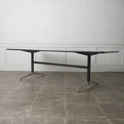 イームズ コントラクトベース ミーティングテーブル