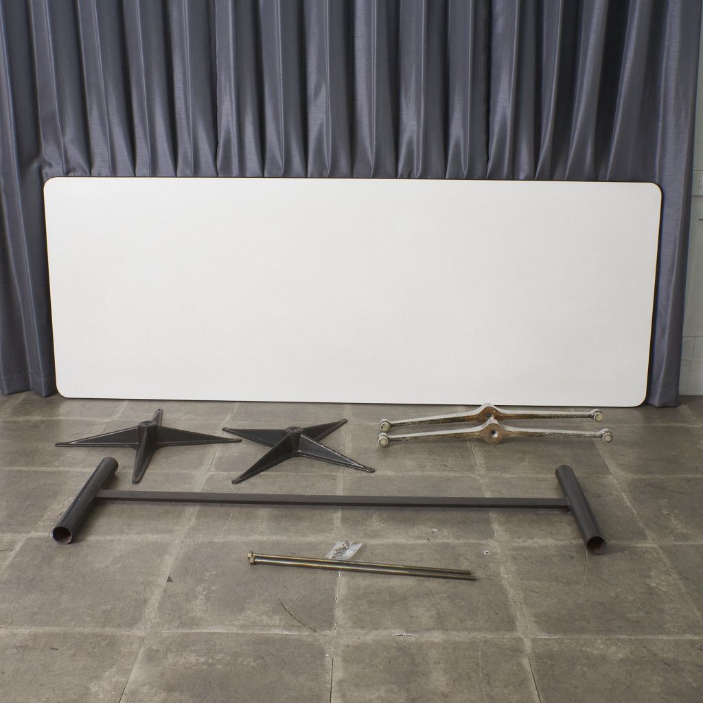 イームズ コントラクトベース ミーティングテーブル