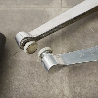 イームズ コントラクトベース ミーティングテーブル